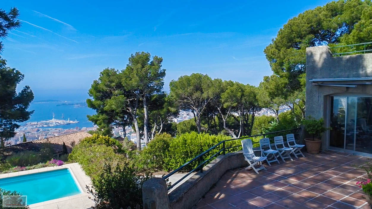 vente TOULONFARON Villa de prestige vue mer IBOX