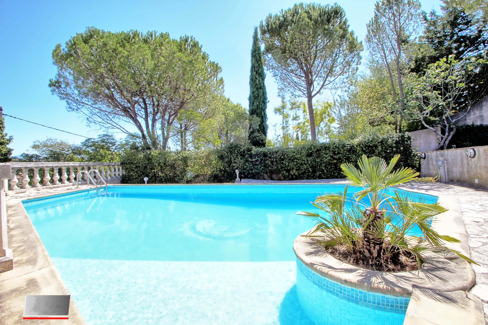 vente TOULON CAP BRUN VILLA T7 AVEC PISCINE ET GARAGE SUR TERRAIN DE