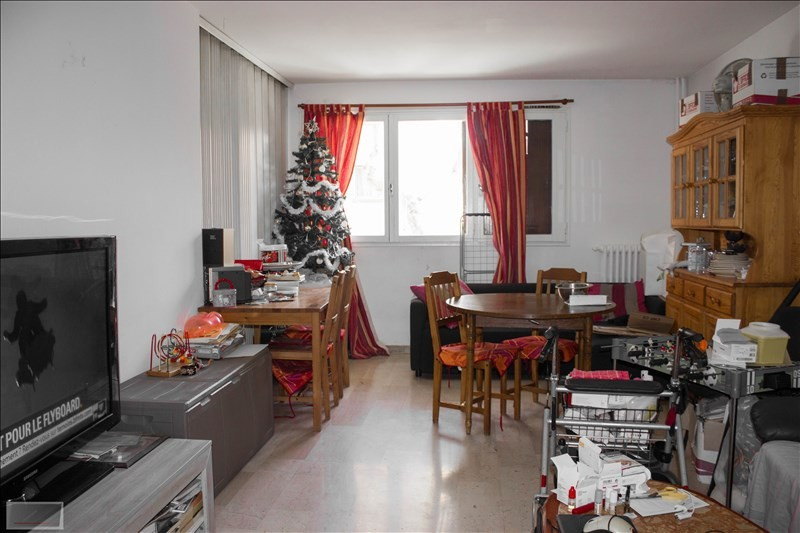 vente TOULON ESTUn appartement de type F3, situé au premier étage