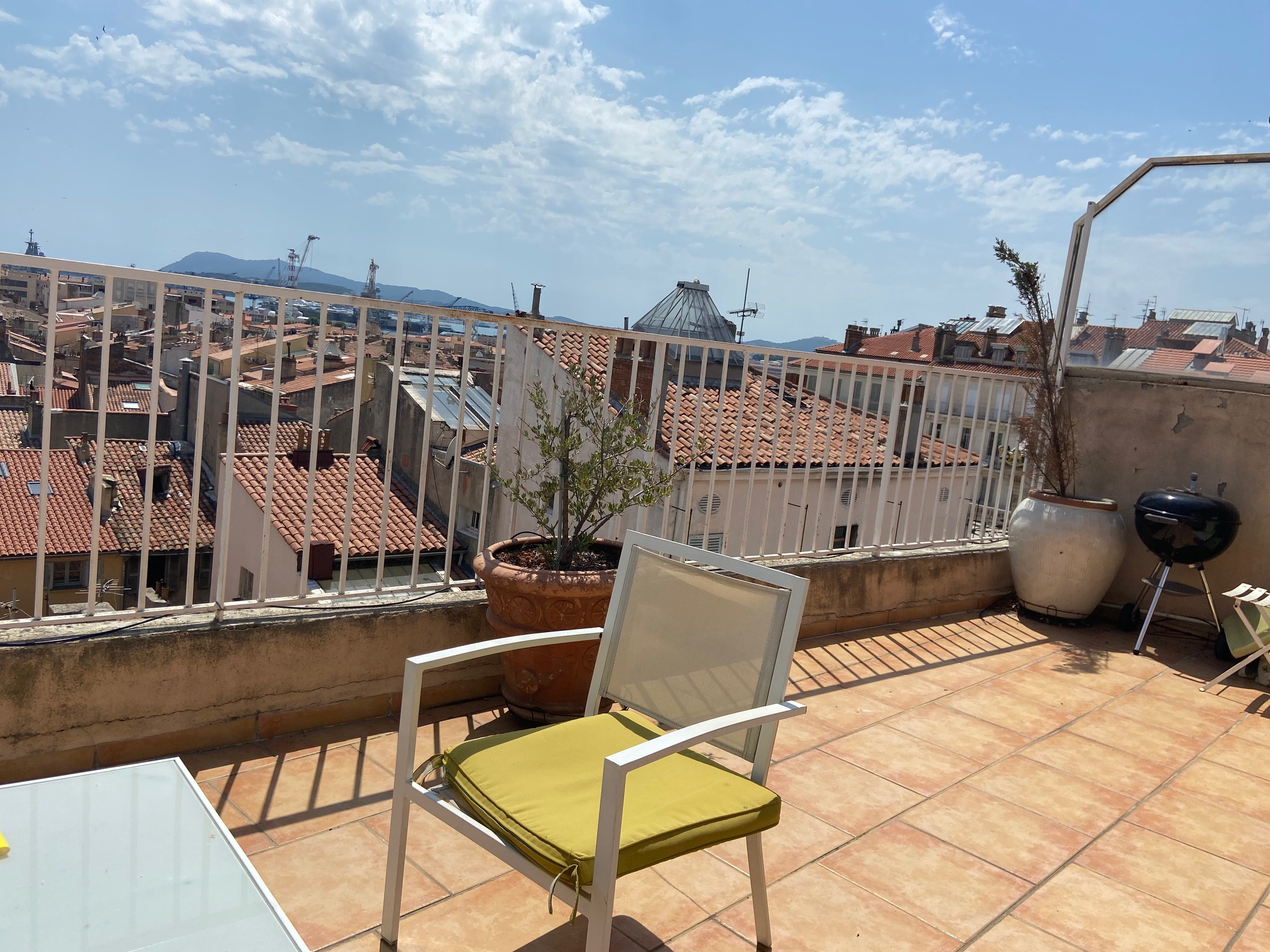 vente Toulon Haute Ville avec terrasse. Rare à la vente IBOX