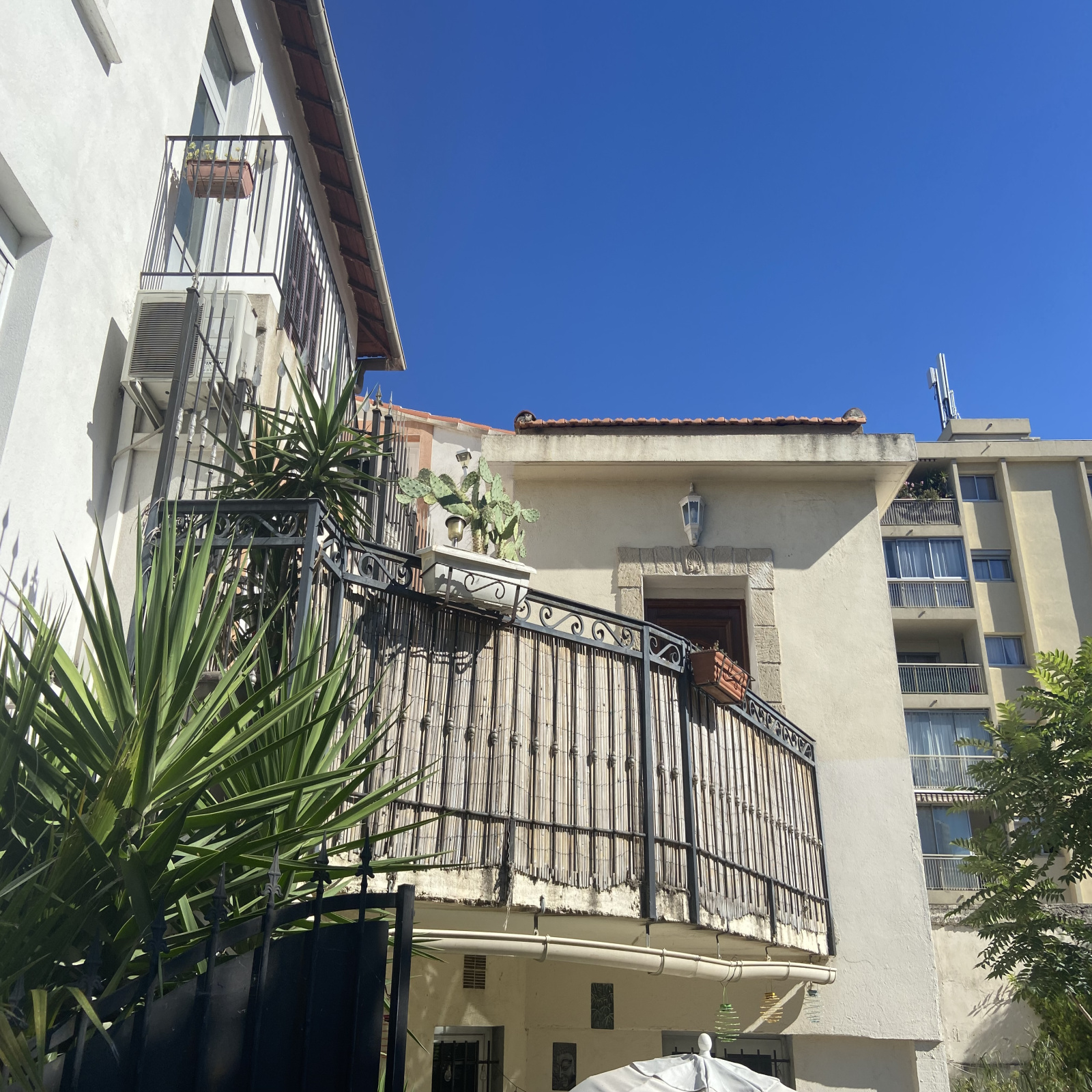 vente Toulon Est, Appartement atypique T3 d'environ 58 m² dans petite